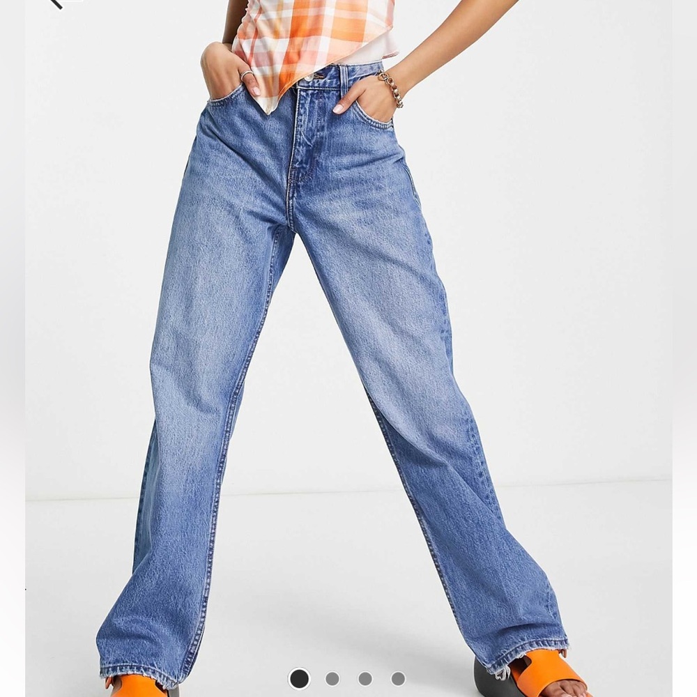 Bershka Petite high waist dad jeans in Medium Stone 6